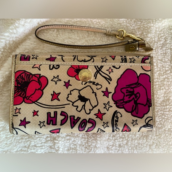 Coach Handbags - Coach Poppy wristlet wallet